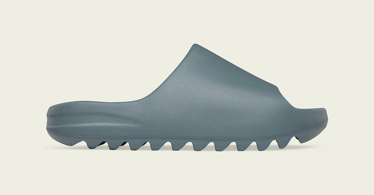 Vielleicht erscheint der adidas Yeezy Slide „Slate Marine“ im August